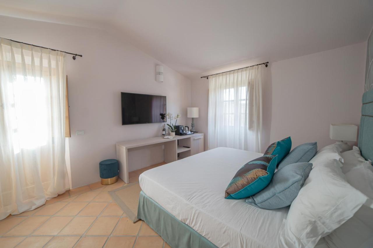 Hotel Borgo Smeraldo Arzachena Exterior photo