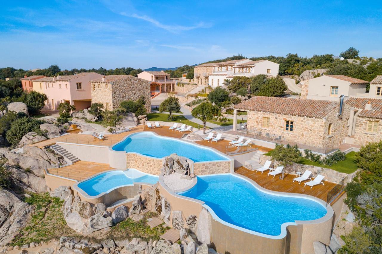 Hotel Borgo Smeraldo Arzachena Exterior photo