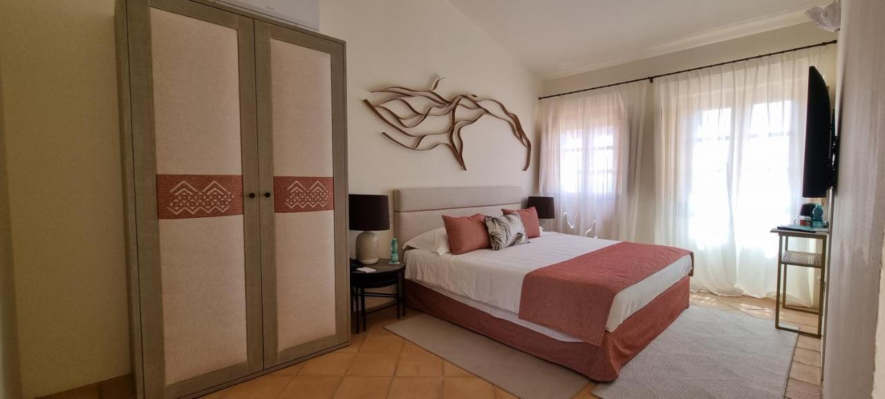 Hotel Borgo Smeraldo Arzachena Exterior photo